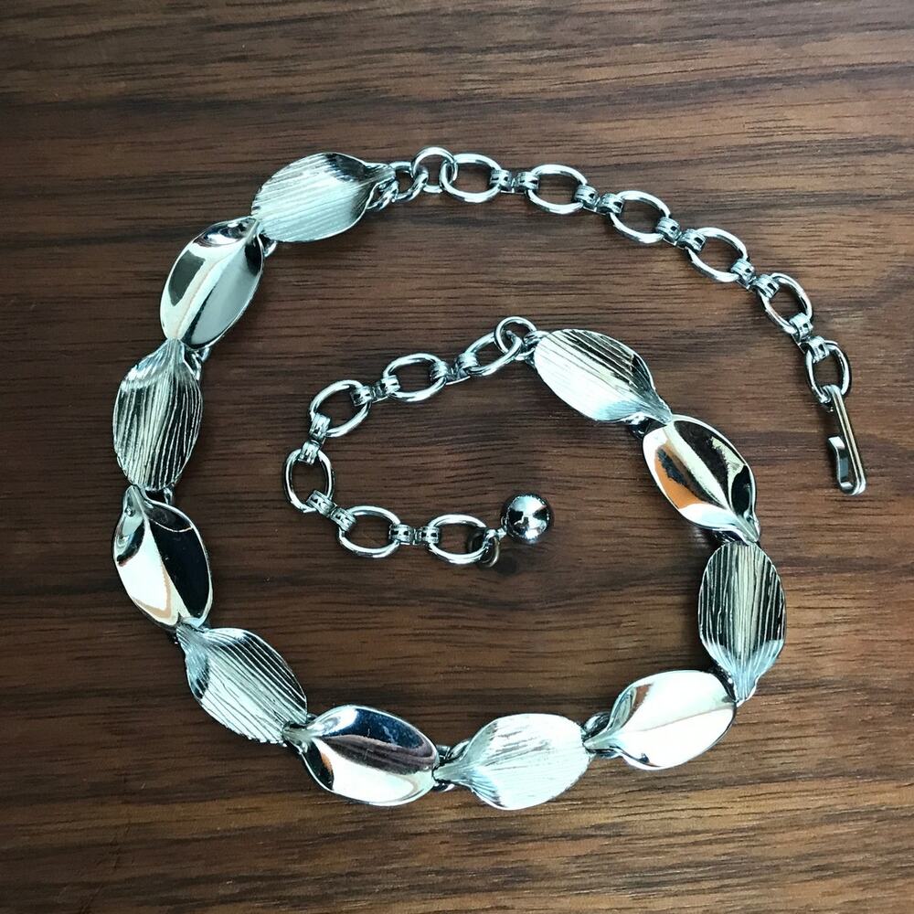 Vintage Danish-style silver tone etched leaf choker necklace sturdy construction